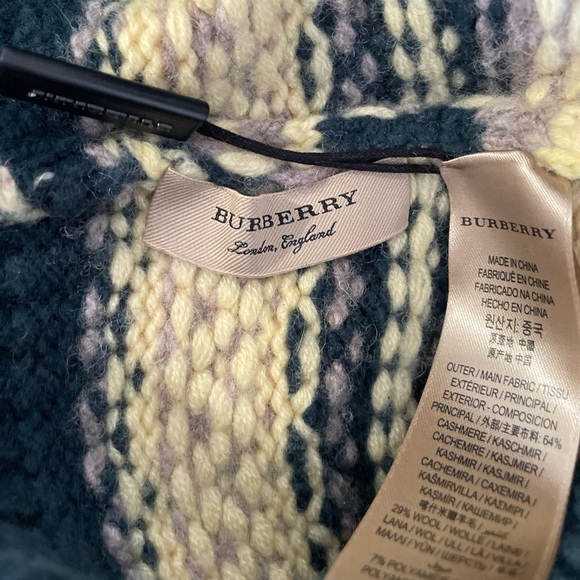 Burberry knit hat and gloves set - Picture 5 of 12